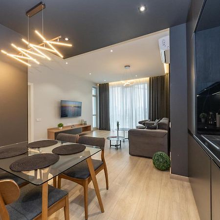 Royal Tower Residence Big Vip Apartment In Center Floor 27 Kiev Exterior foto