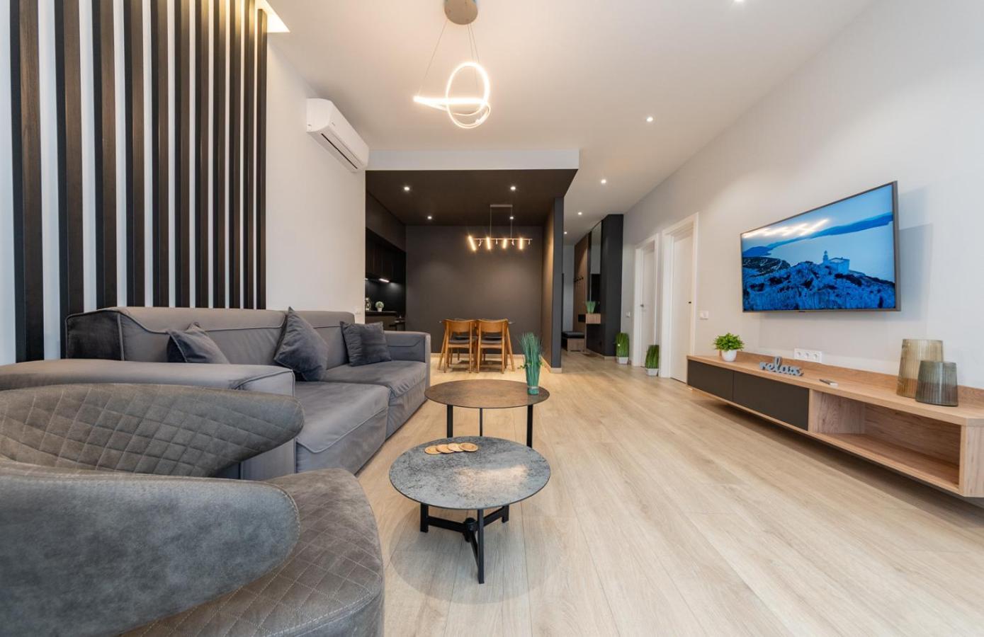 Royal Tower Residence Big Vip Apartment In Center Floor 27 Kiev Exterior foto