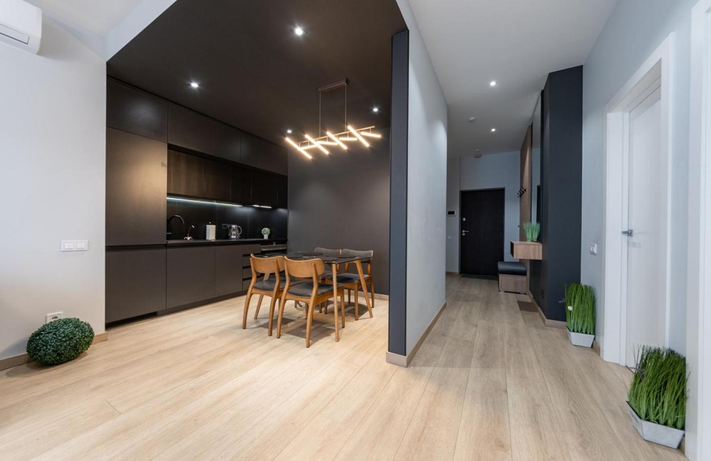 Royal Tower Residence Big Vip Apartment In Center Floor 27 Kiev Exterior foto