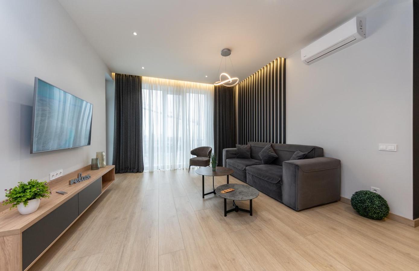 Royal Tower Residence Big Vip Apartment In Center Floor 27 Kiev Exterior foto