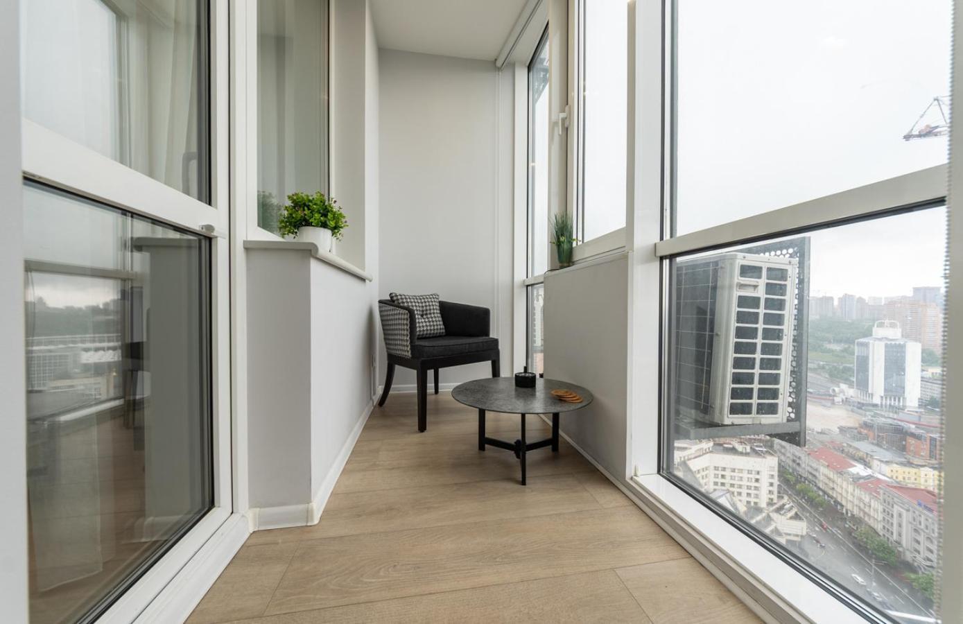 Royal Tower Residence Big Vip Apartment In Center Floor 27 Kiev Exterior foto