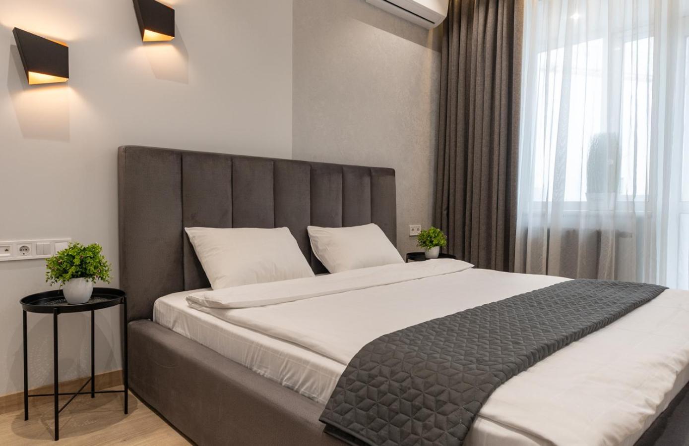 Royal Tower Residence Big Vip Apartment In Center Floor 27 Kiev Exterior foto