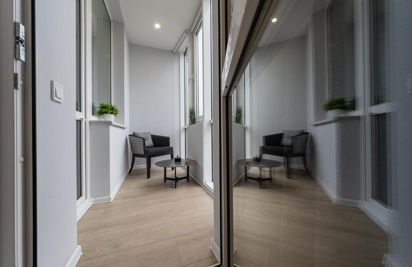 Royal Tower Residence Big Vip Apartment In Center Floor 27 Kiev Exterior foto