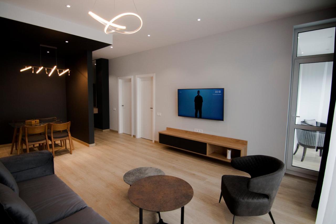 Royal Tower Residence Big Vip Apartment In Center Floor 27 Kiev Exterior foto