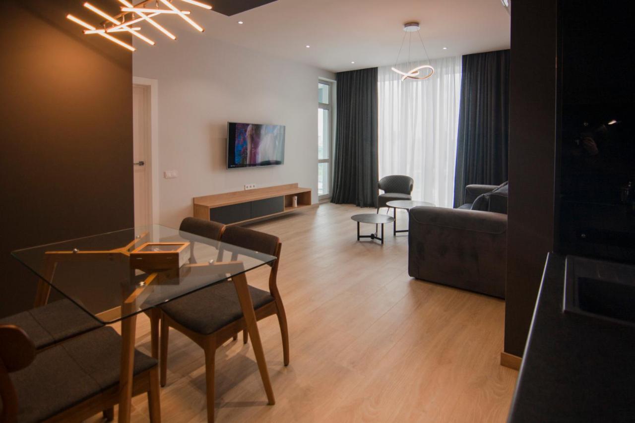 Royal Tower Residence Big Vip Apartment In Center Floor 27 Kiev Exterior foto